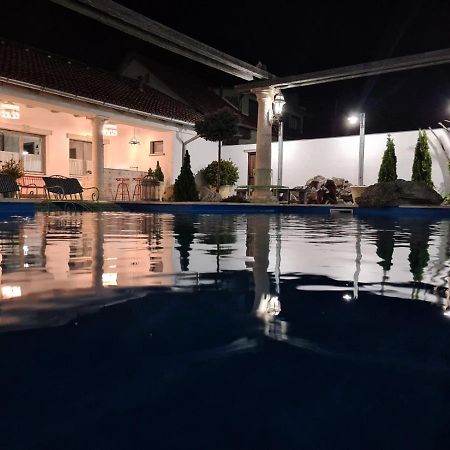 Resident Wellness Vendeghaz Bekescsaba Apartment Екстериор снимка