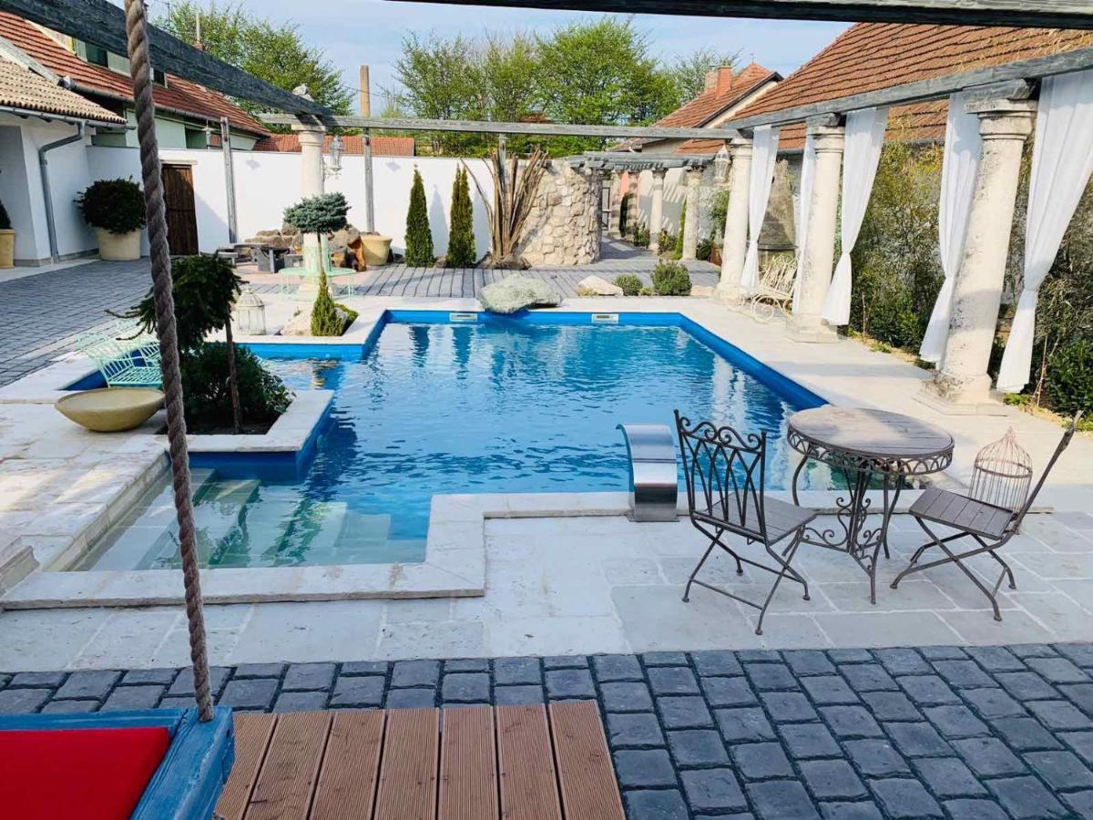 Resident Wellness Vendeghaz Bekescsaba Apartment Екстериор снимка